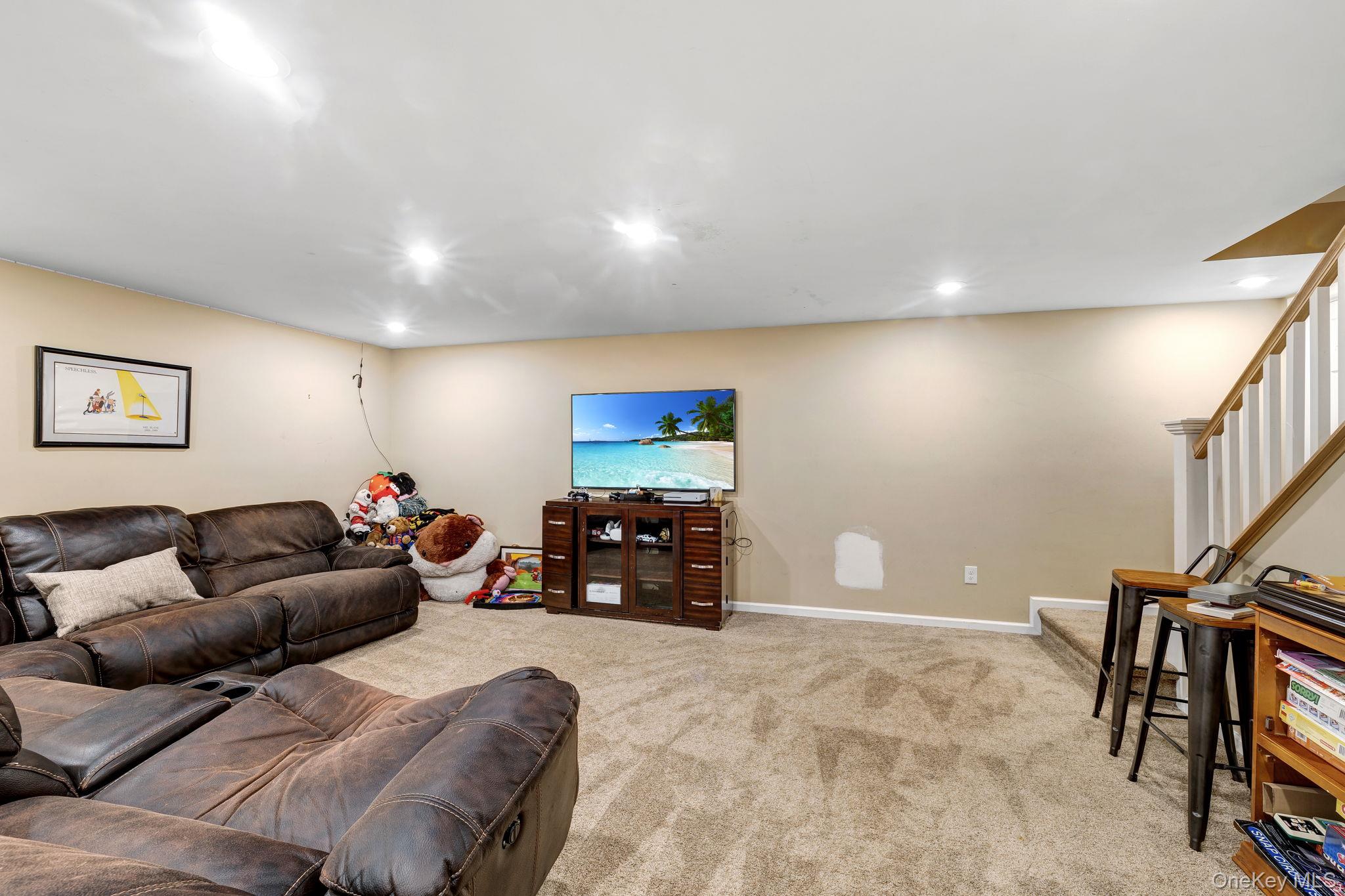 26 Hollyberry Drive