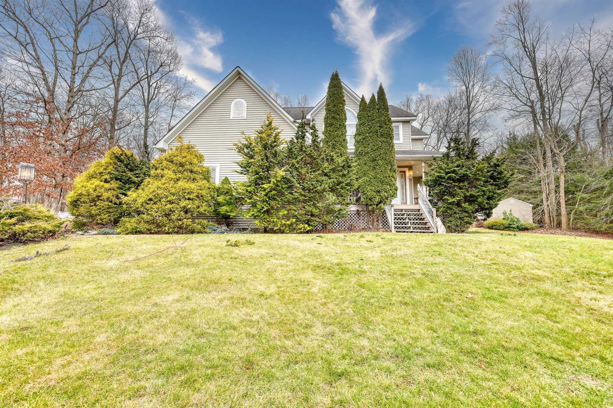 27 SHADOWOOD Drive