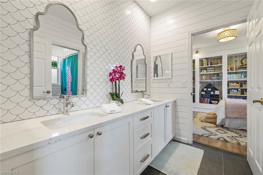 9660 Wilshire Lakes BLVD