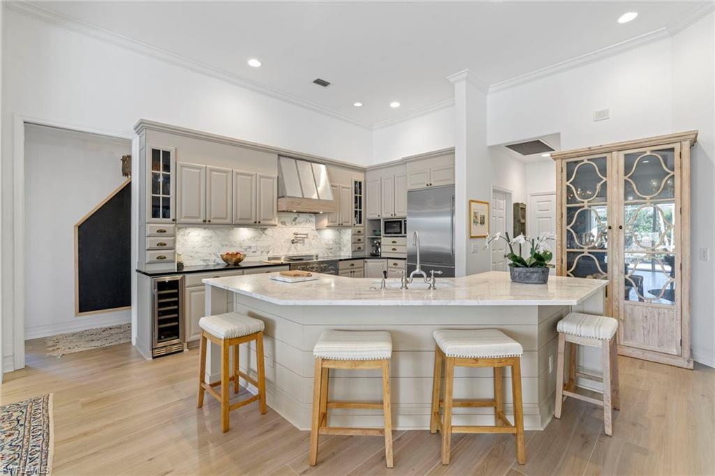 9660 Wilshire Lakes BLVD