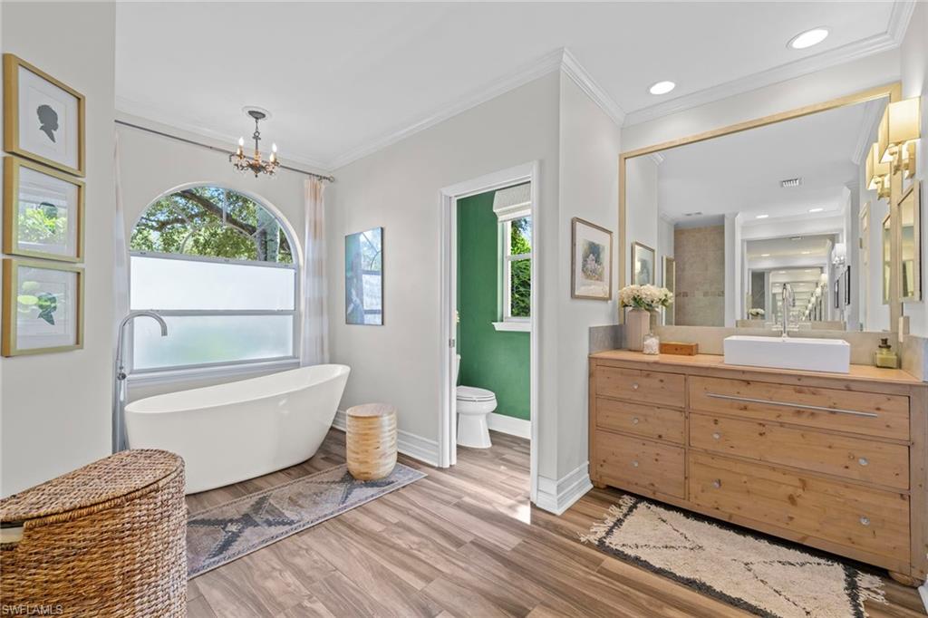 9660 Wilshire Lakes BLVD