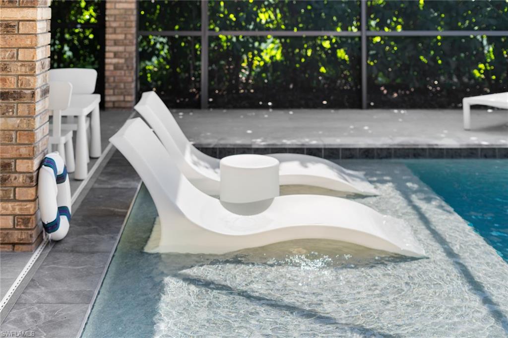 2376 Pine Woods CIR # 1