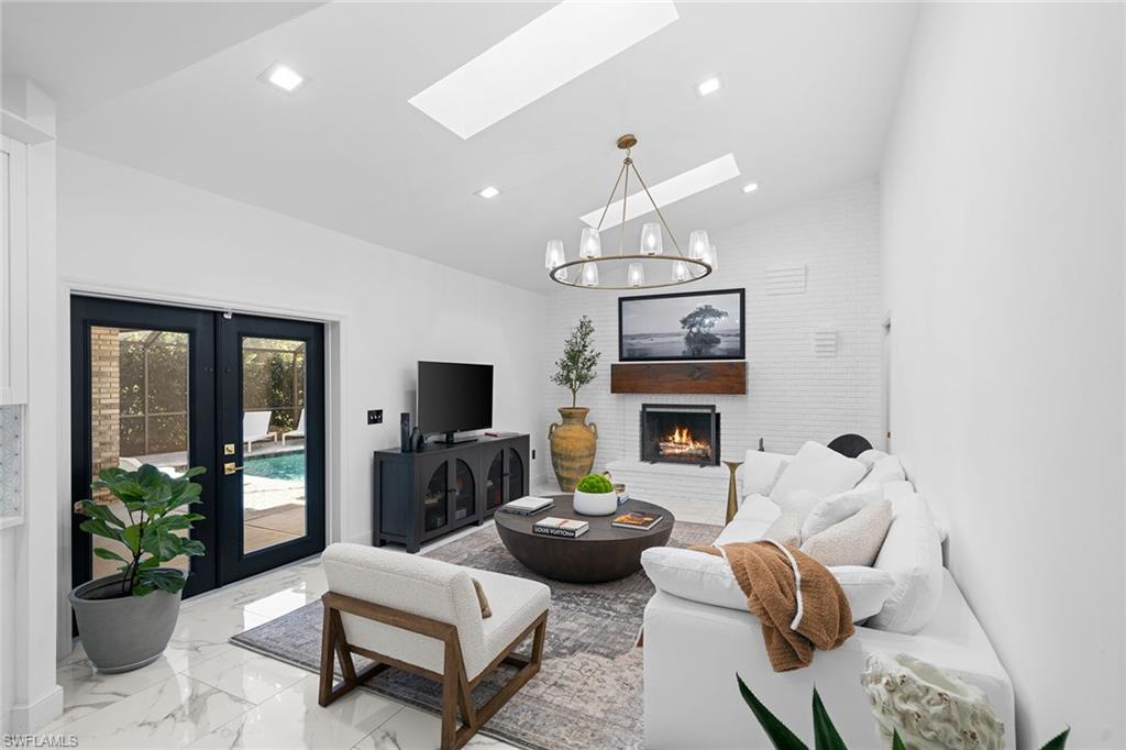 2376 Pine Woods CIR # 1