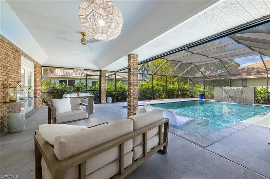 2376 Pine Woods CIR # 1