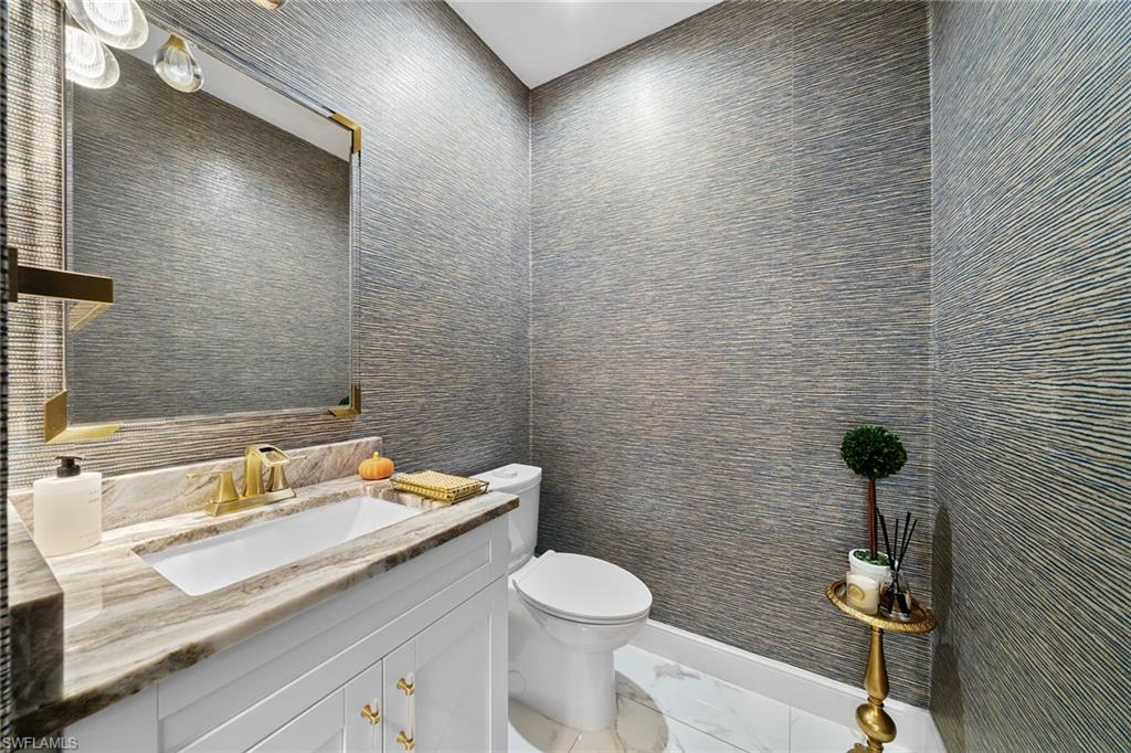 2376 Pine Woods CIR # 1