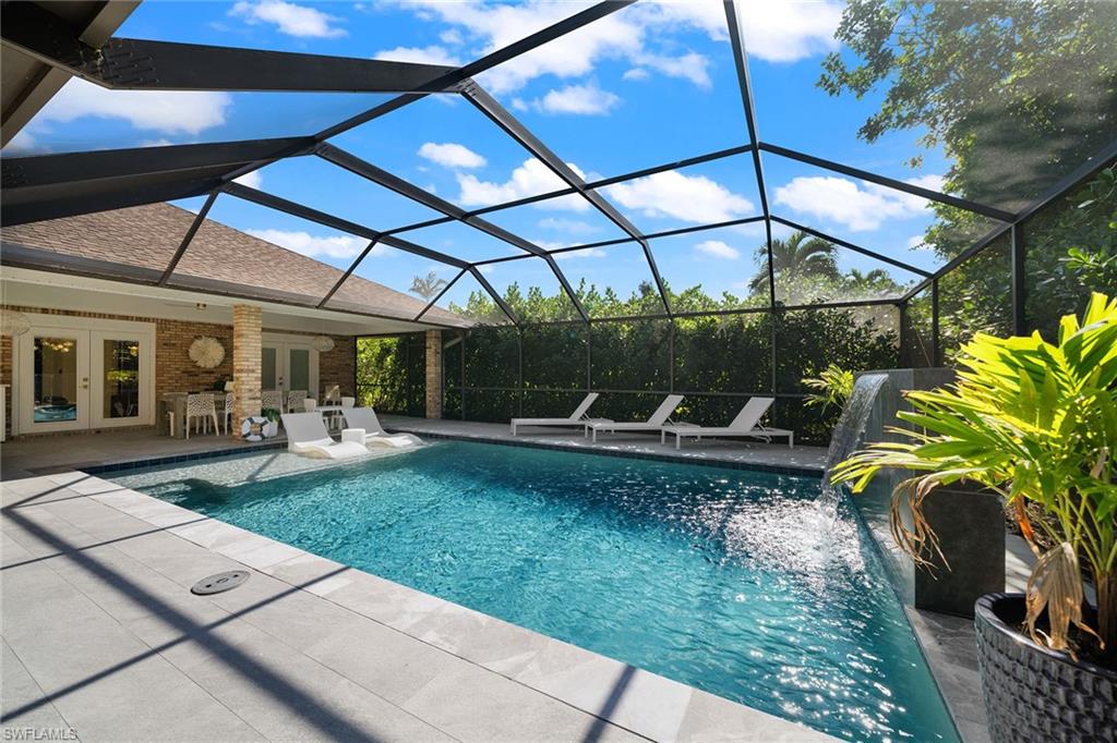 2376 Pine Woods CIR # 1