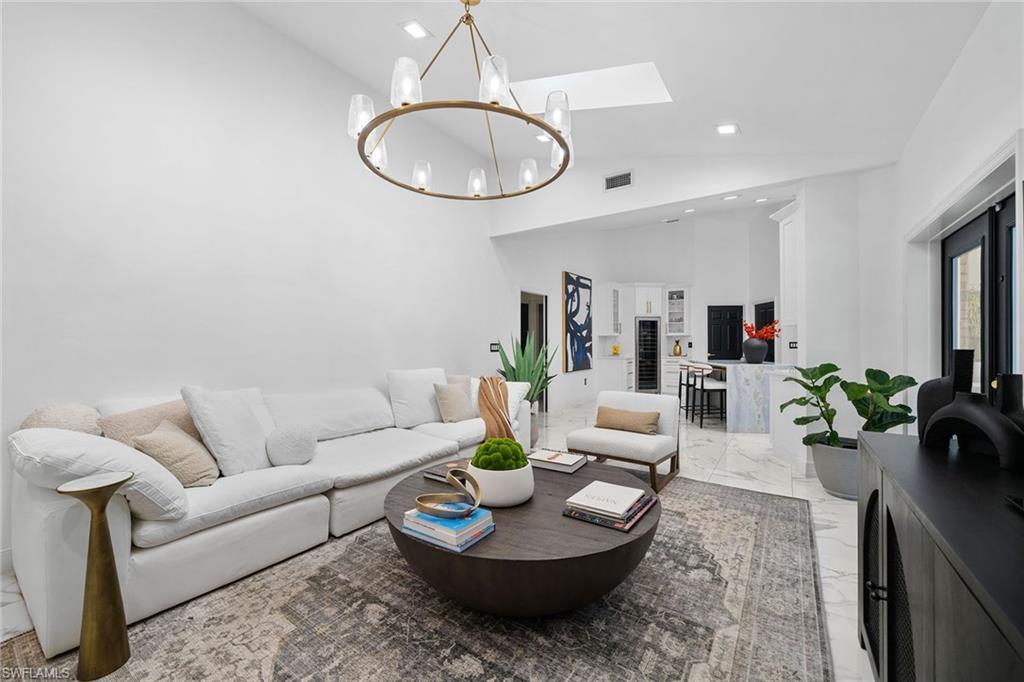 2376 Pine Woods CIR # 1