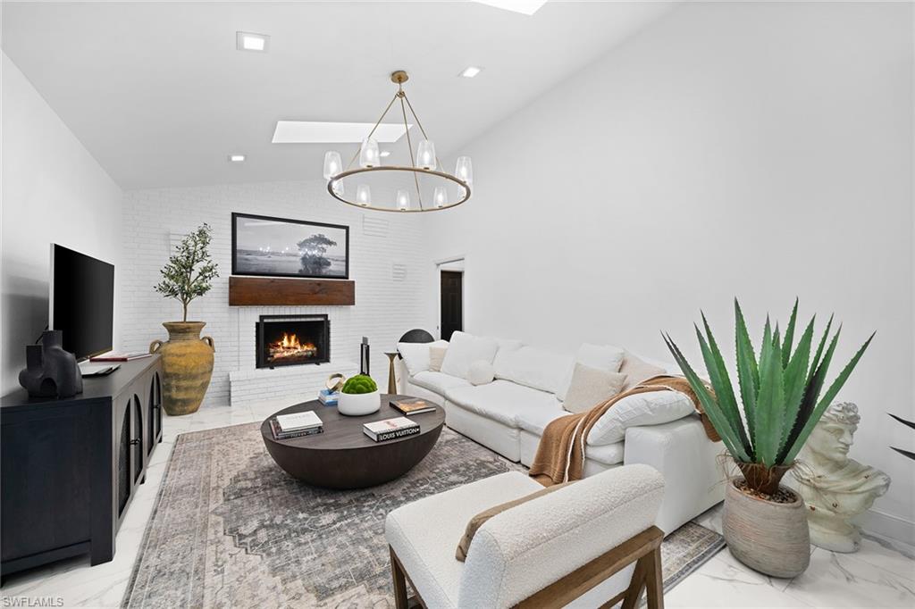 2376 Pine Woods CIR # 1