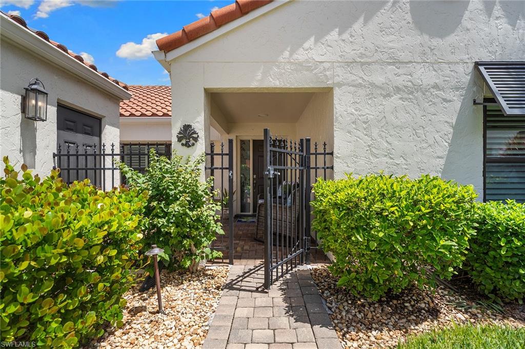 812 Reef Point CIR