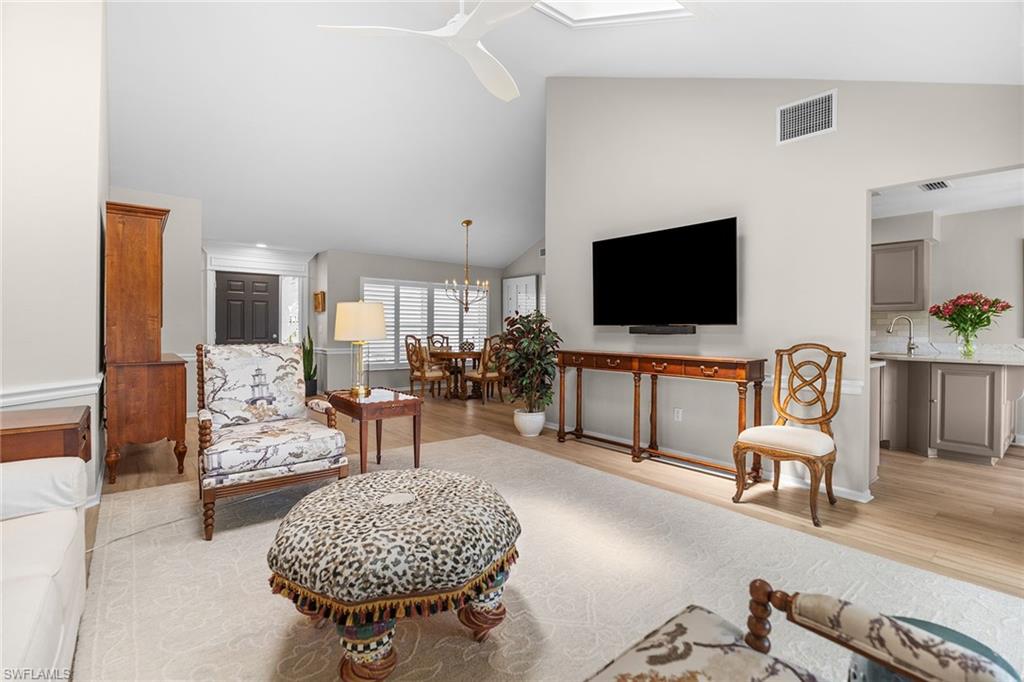 812 Reef Point CIR