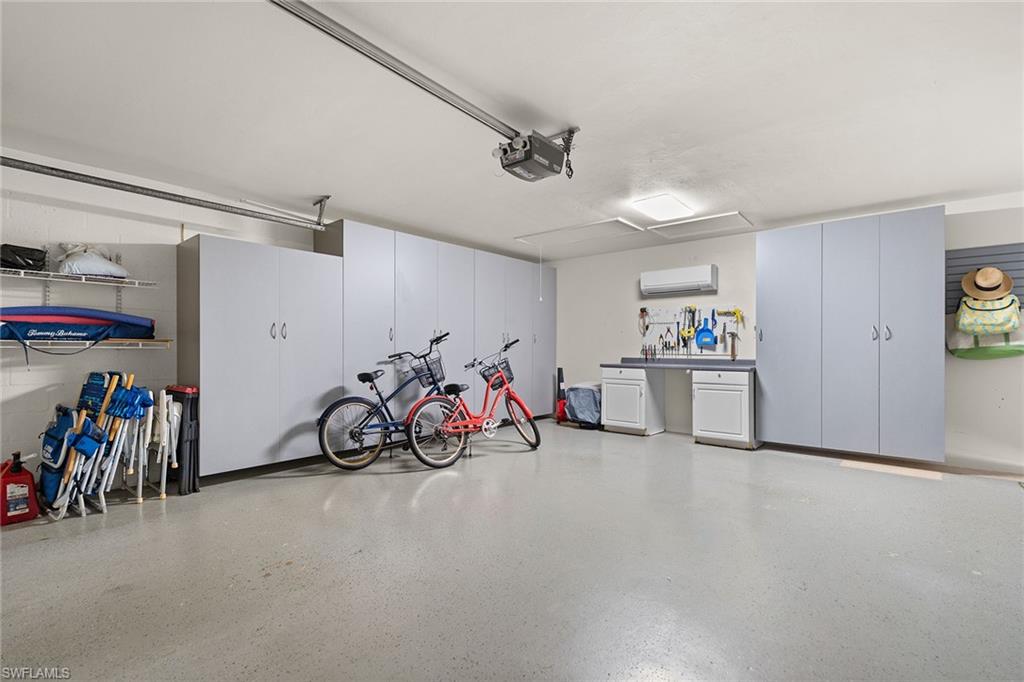 812 Reef Point CIR