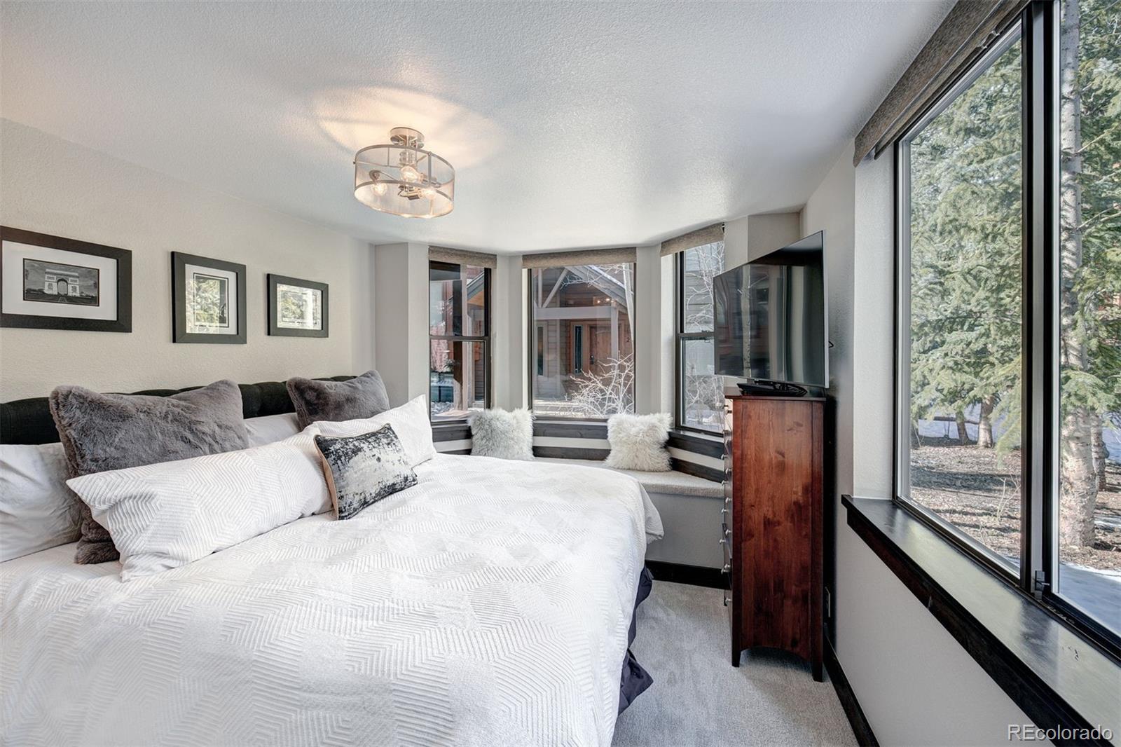 216 Village Point Drive