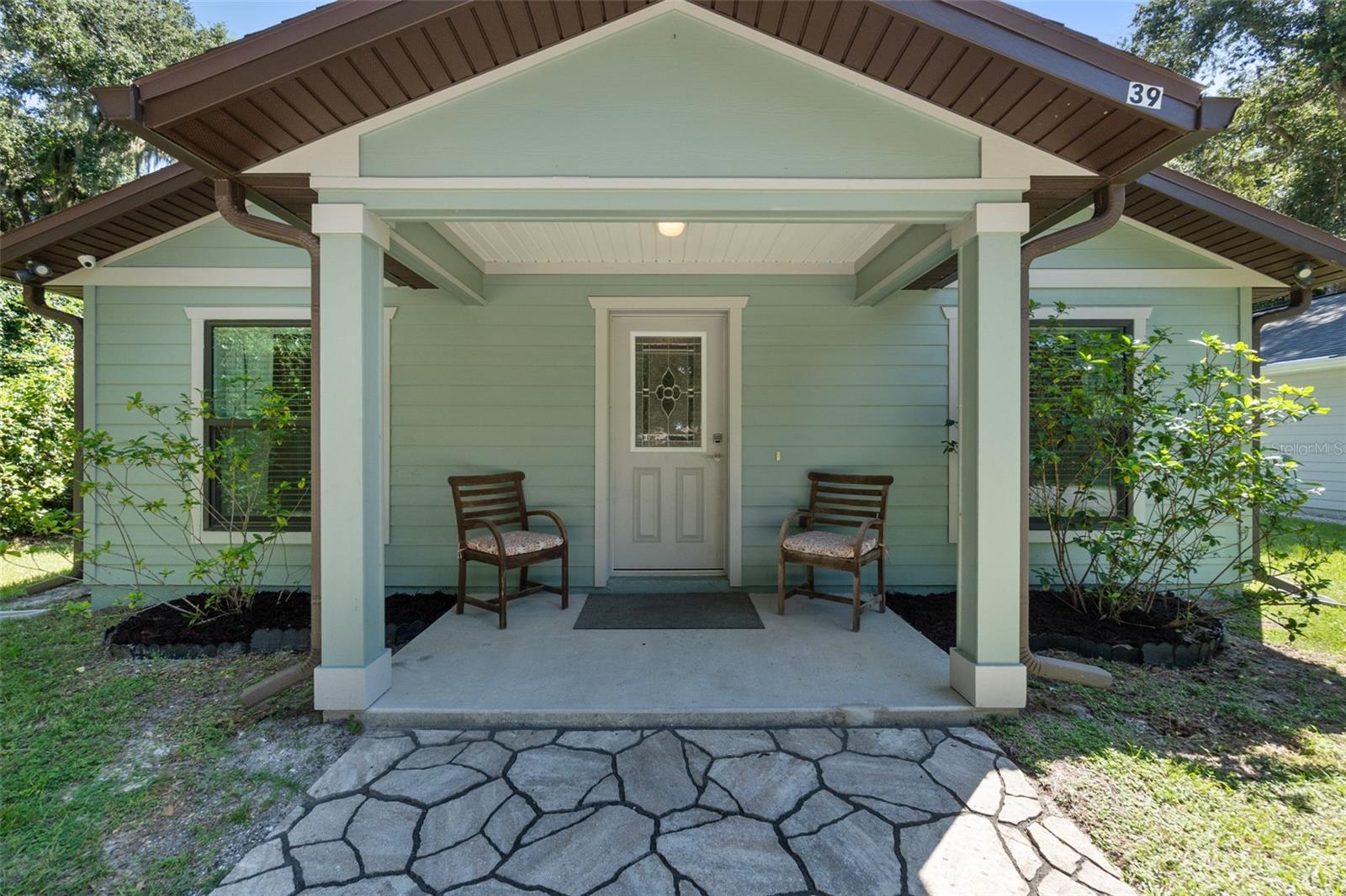 39 HERNANDEZ AVE