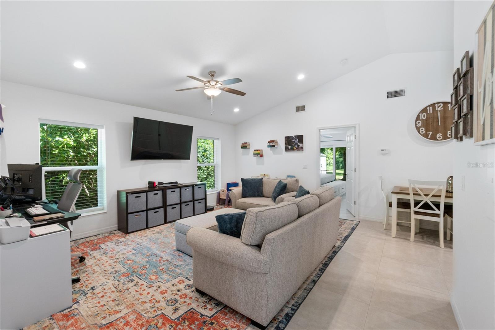 39 HERNANDEZ AVE