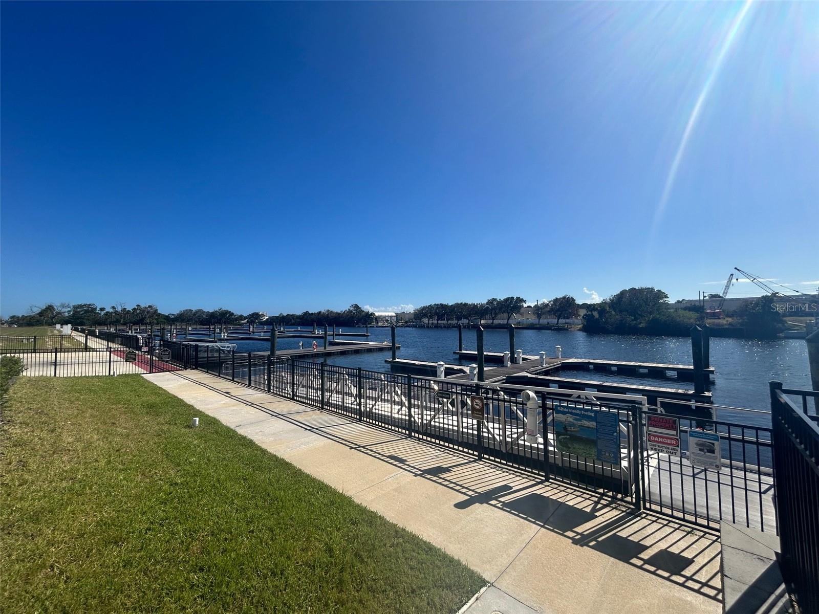 112 DEL PALMA DR