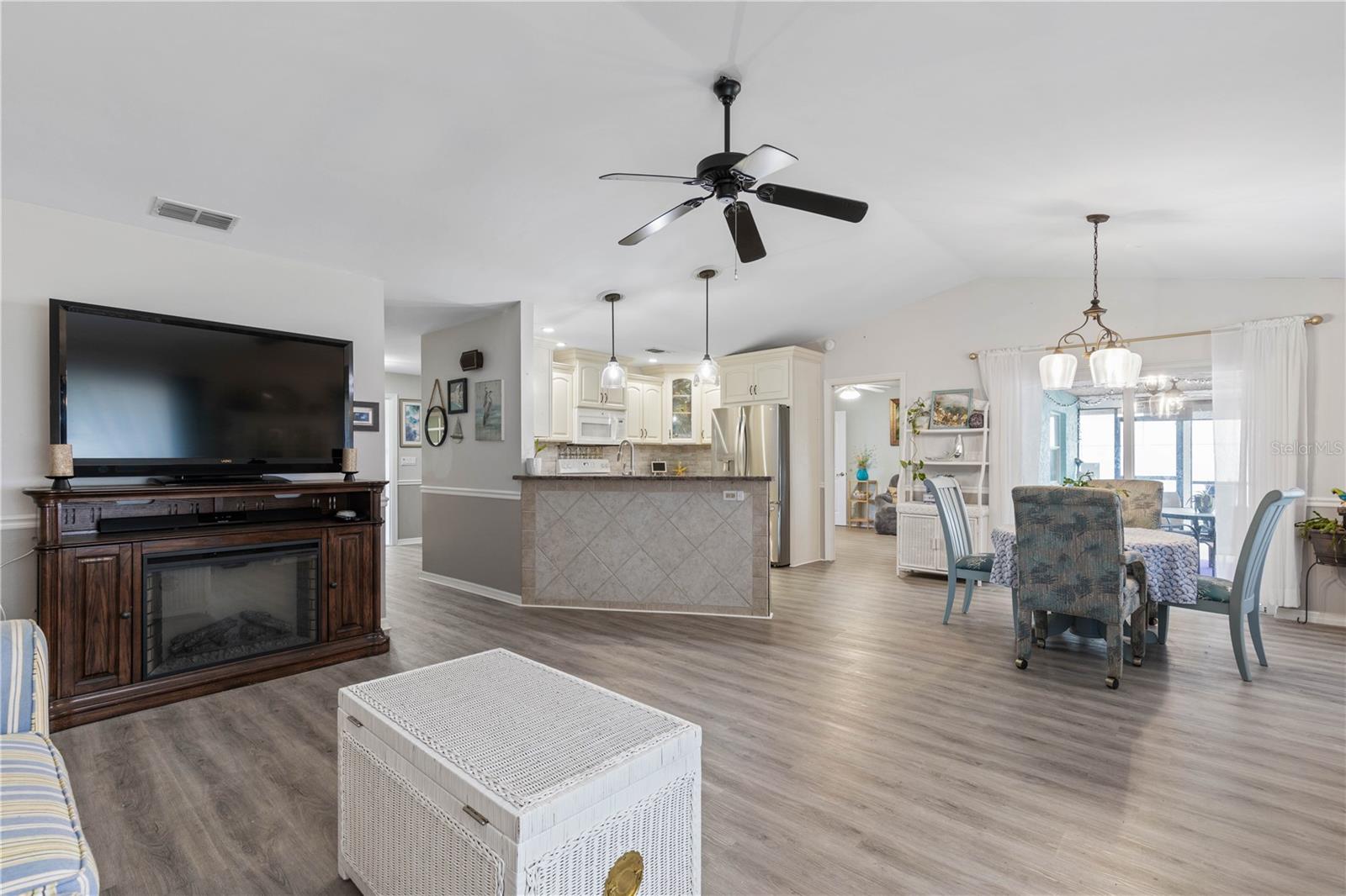 197 FRANKFORD LN
