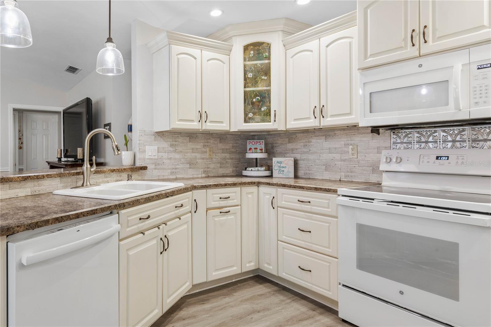 197 FRANKFORD LN