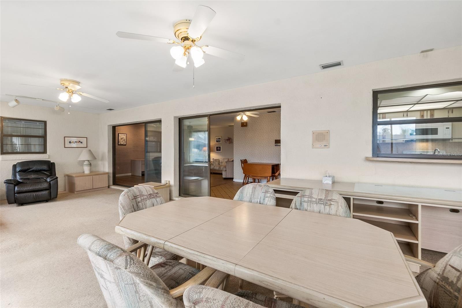 10 FLAMETREE CT