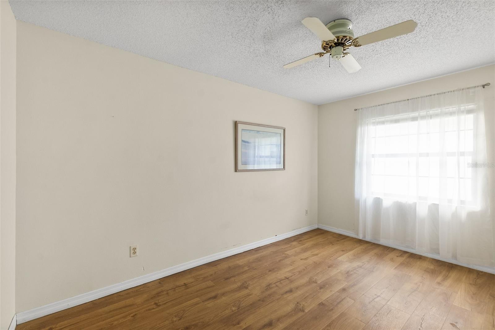 10 FLAMETREE CT