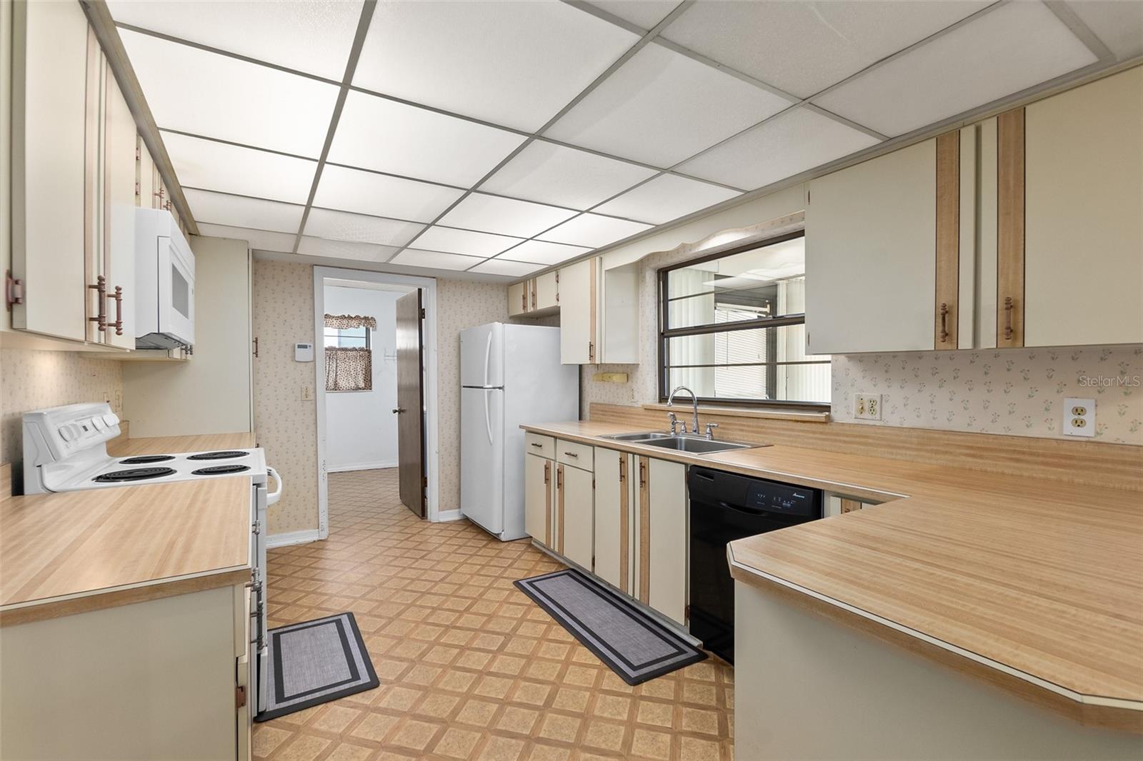 10 FLAMETREE CT