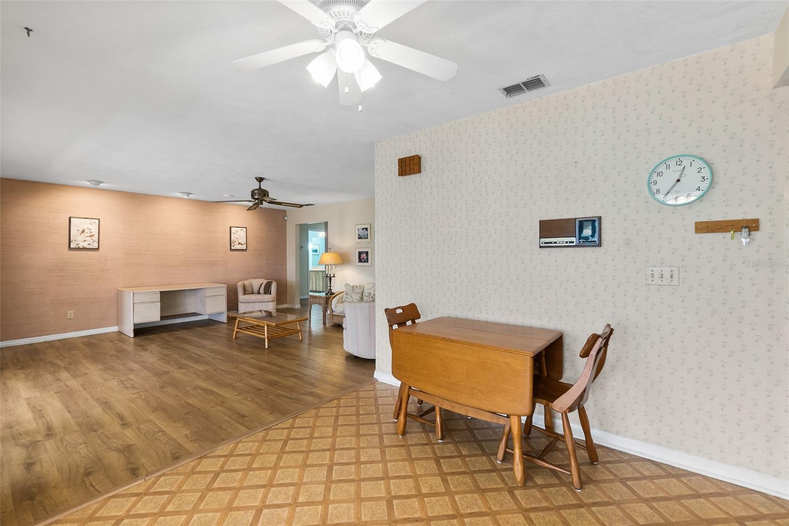 10 FLAMETREE CT