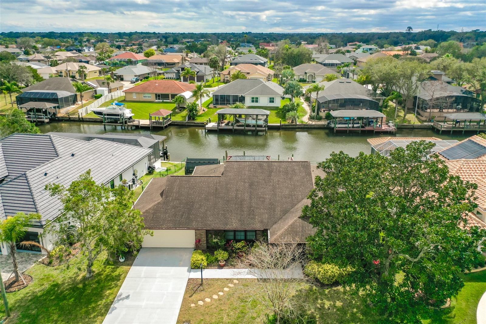 10 FLAMETREE CT