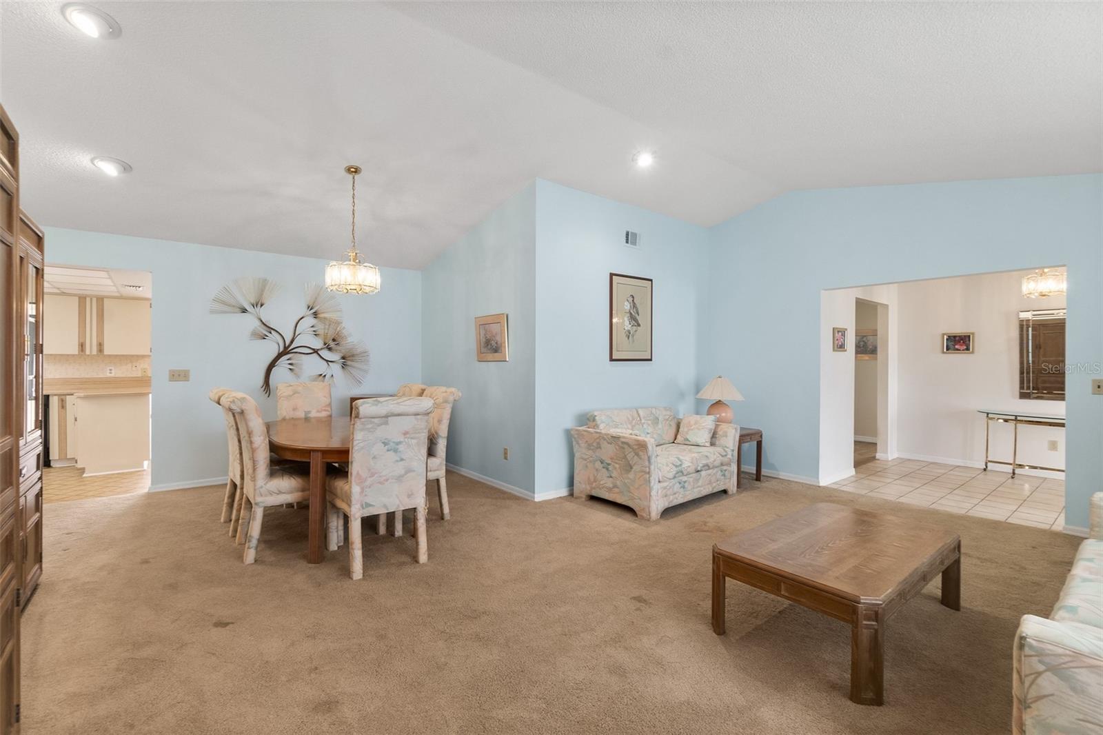 10 FLAMETREE CT