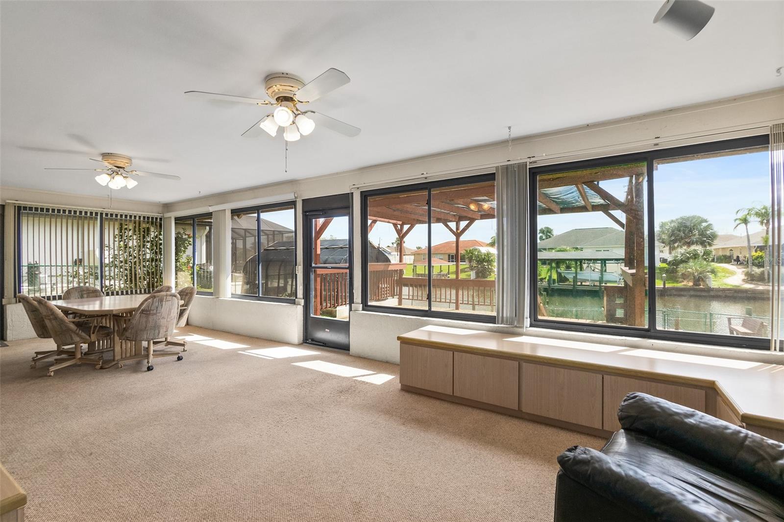 10 FLAMETREE CT