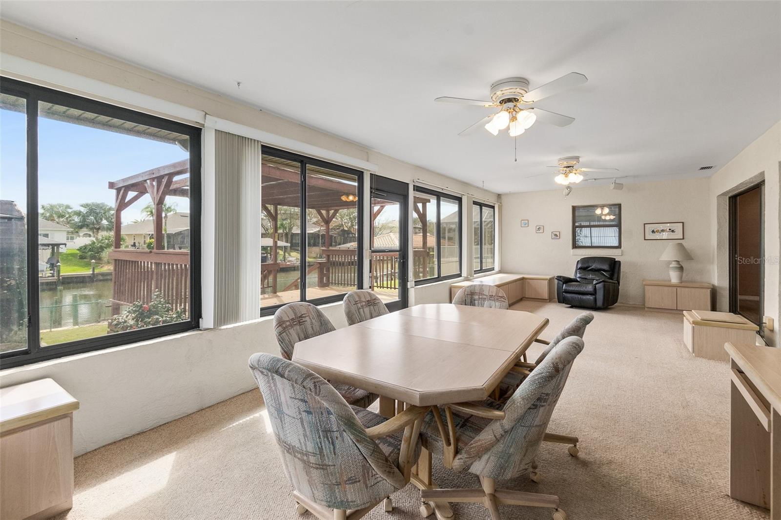 10 FLAMETREE CT