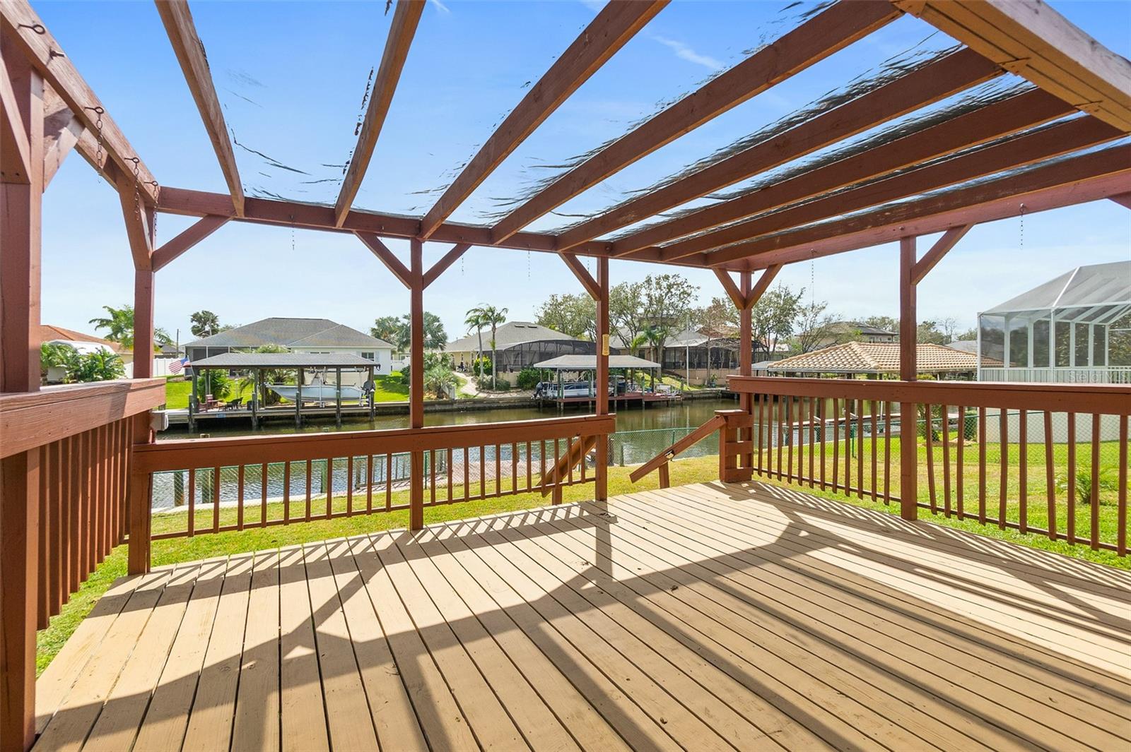 10 FLAMETREE CT