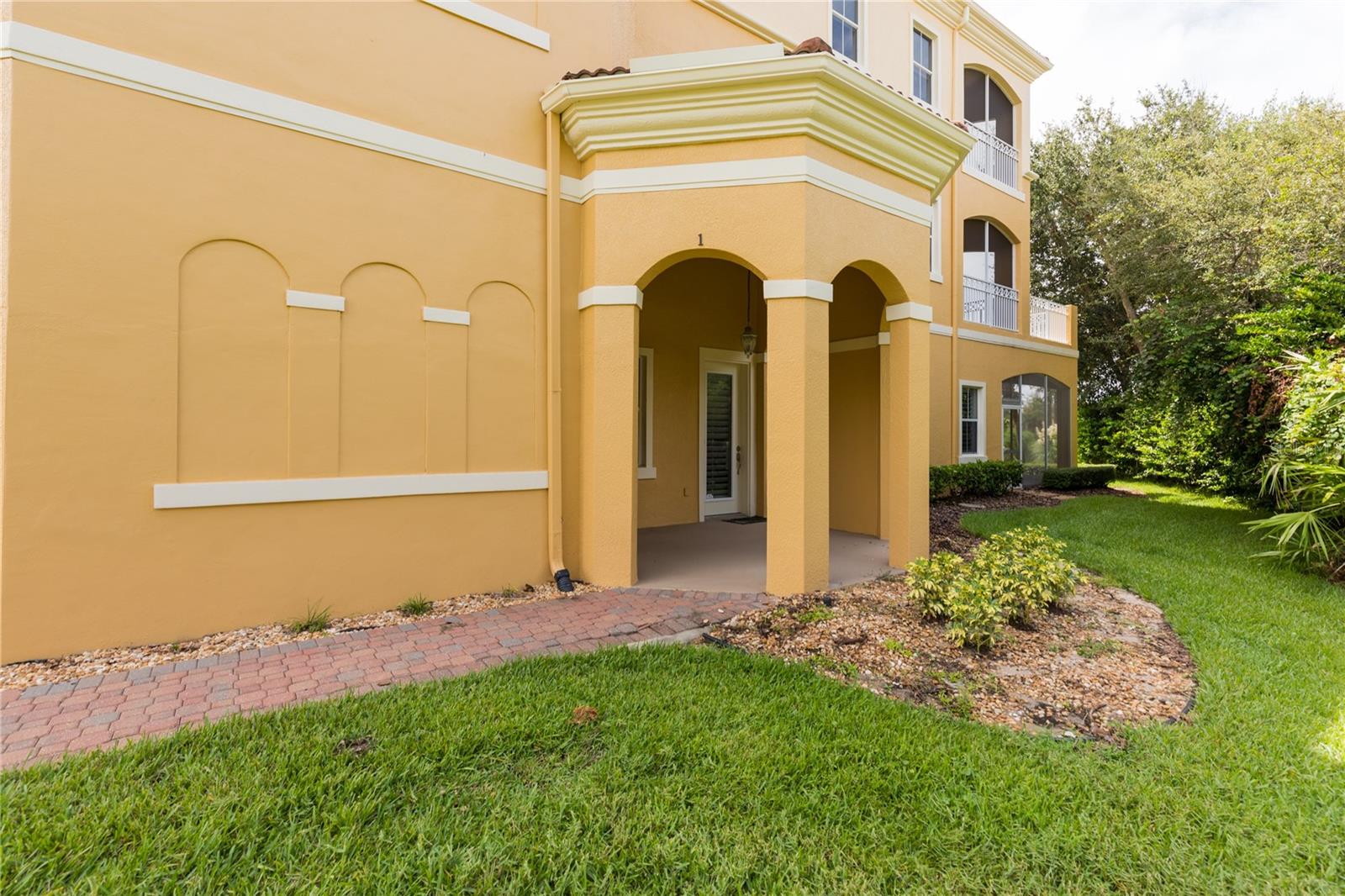 40 CASA BELLA CIR #1101