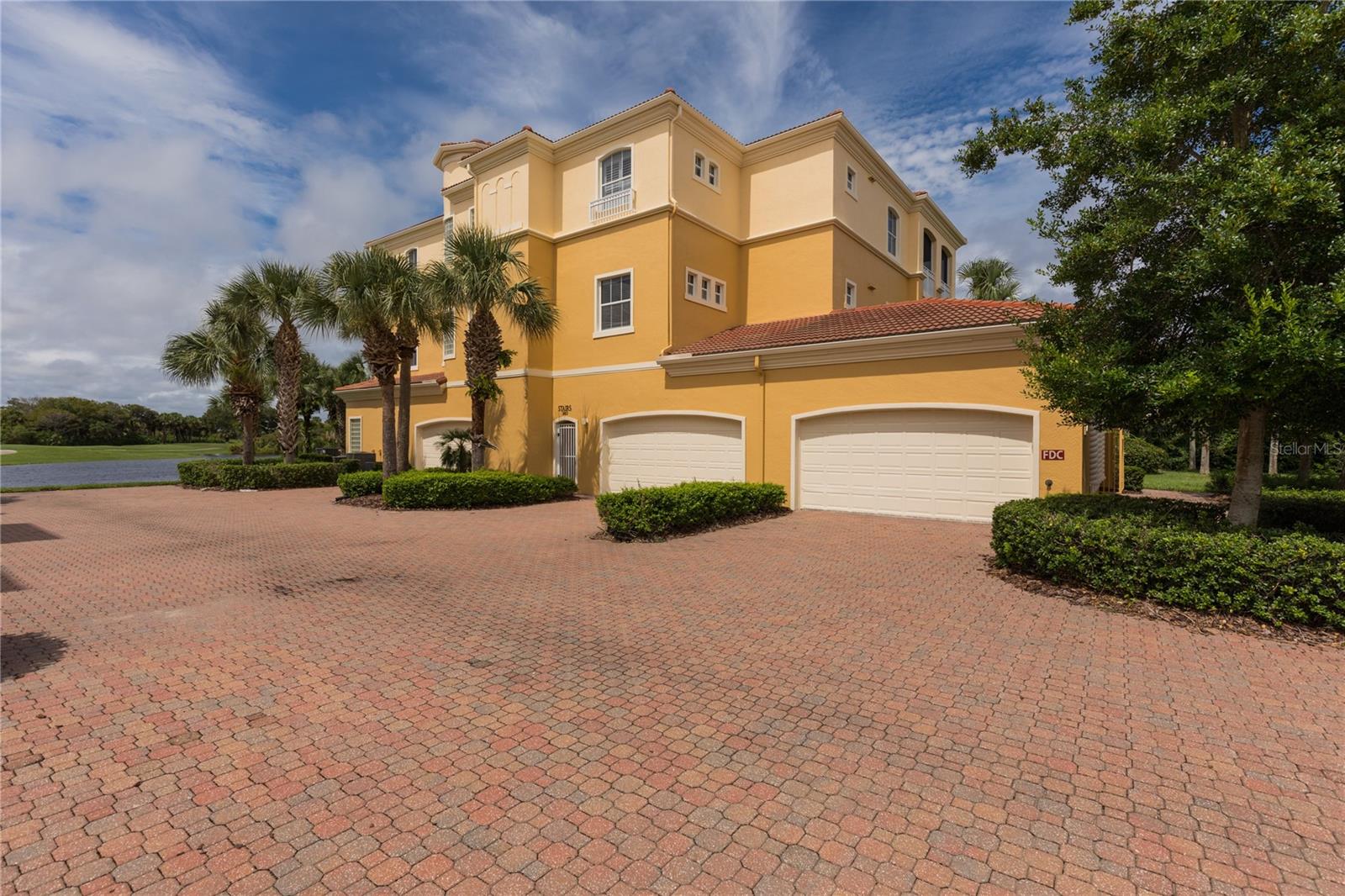 40 CASA BELLA CIR #1101