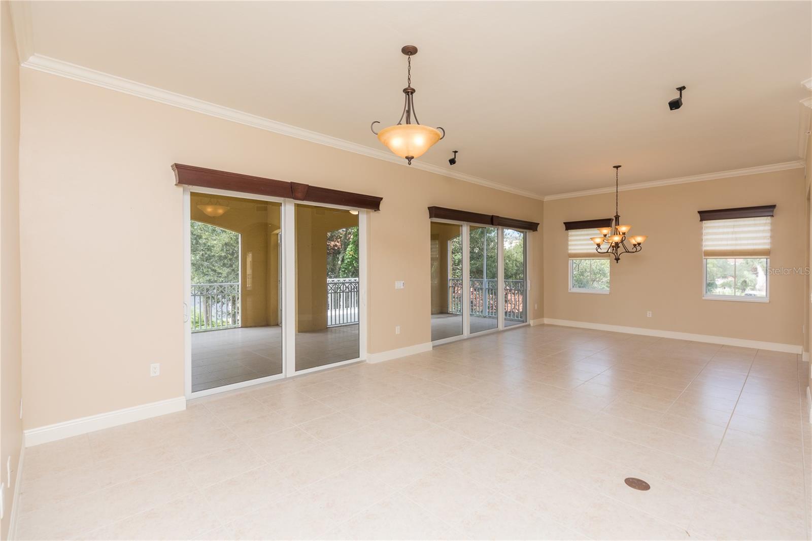 40 CASA BELLA CIR #1102