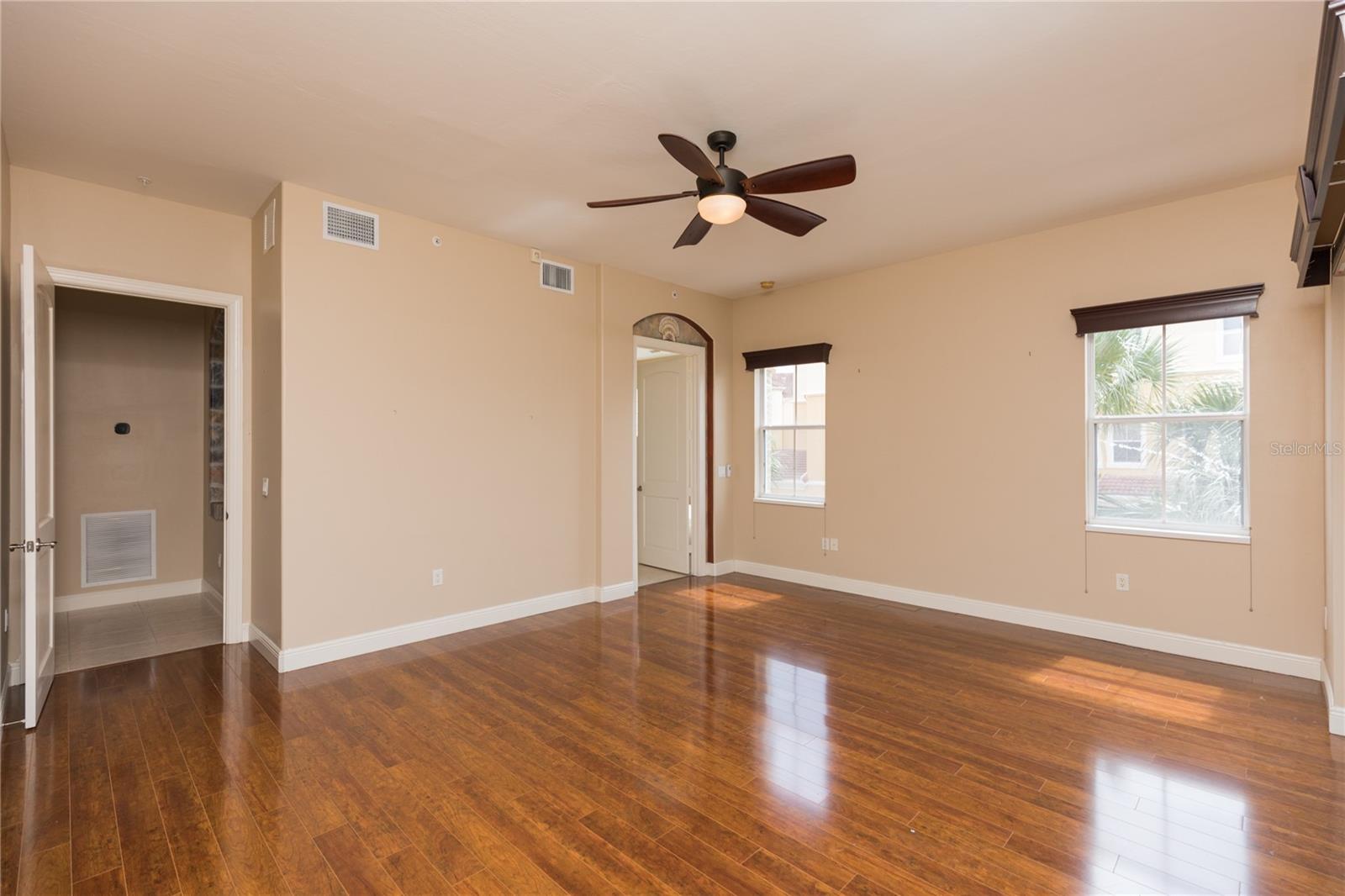 40 CASA BELLA CIR #1102