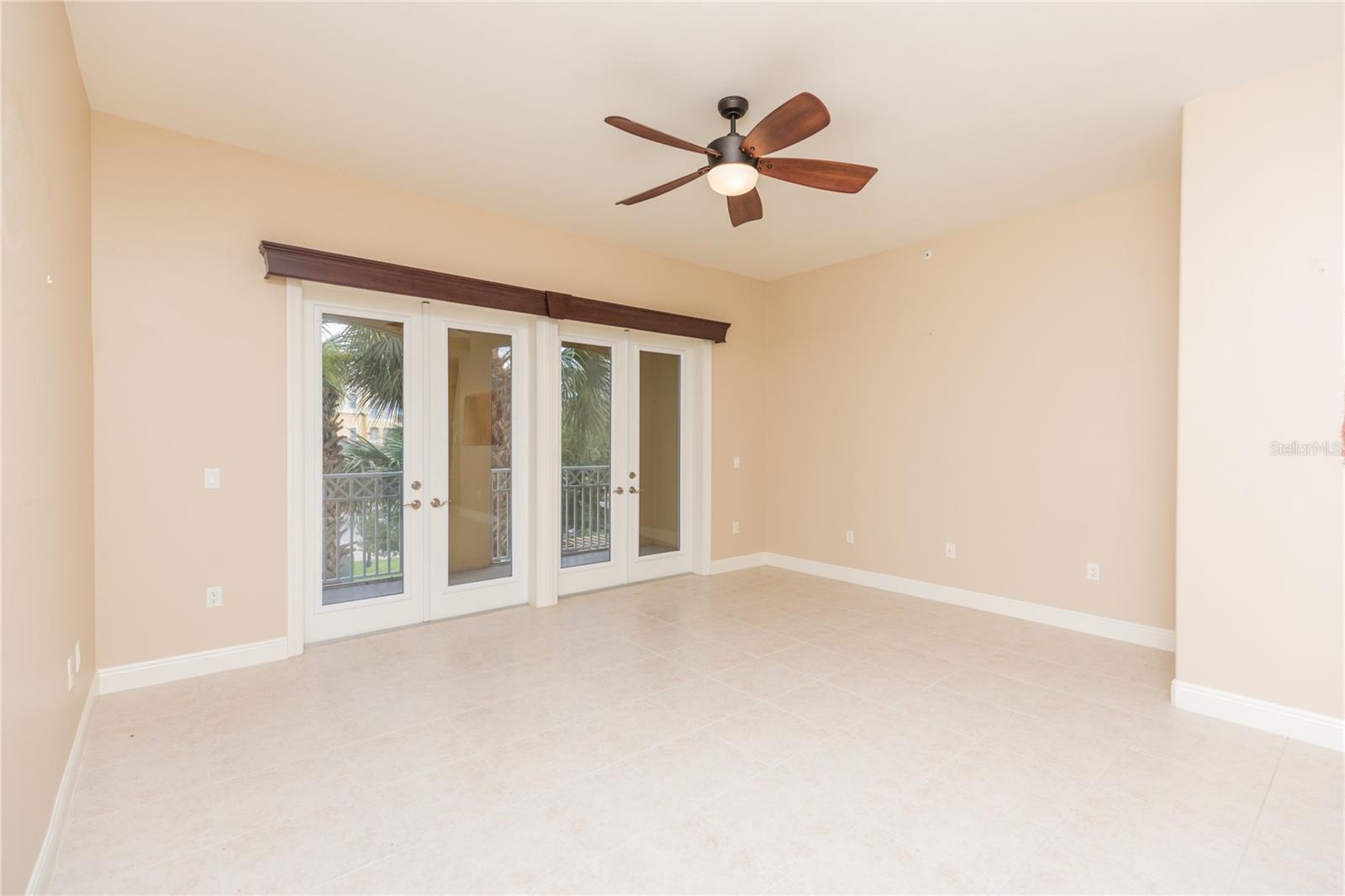 40 CASA BELLA CIR #1102
