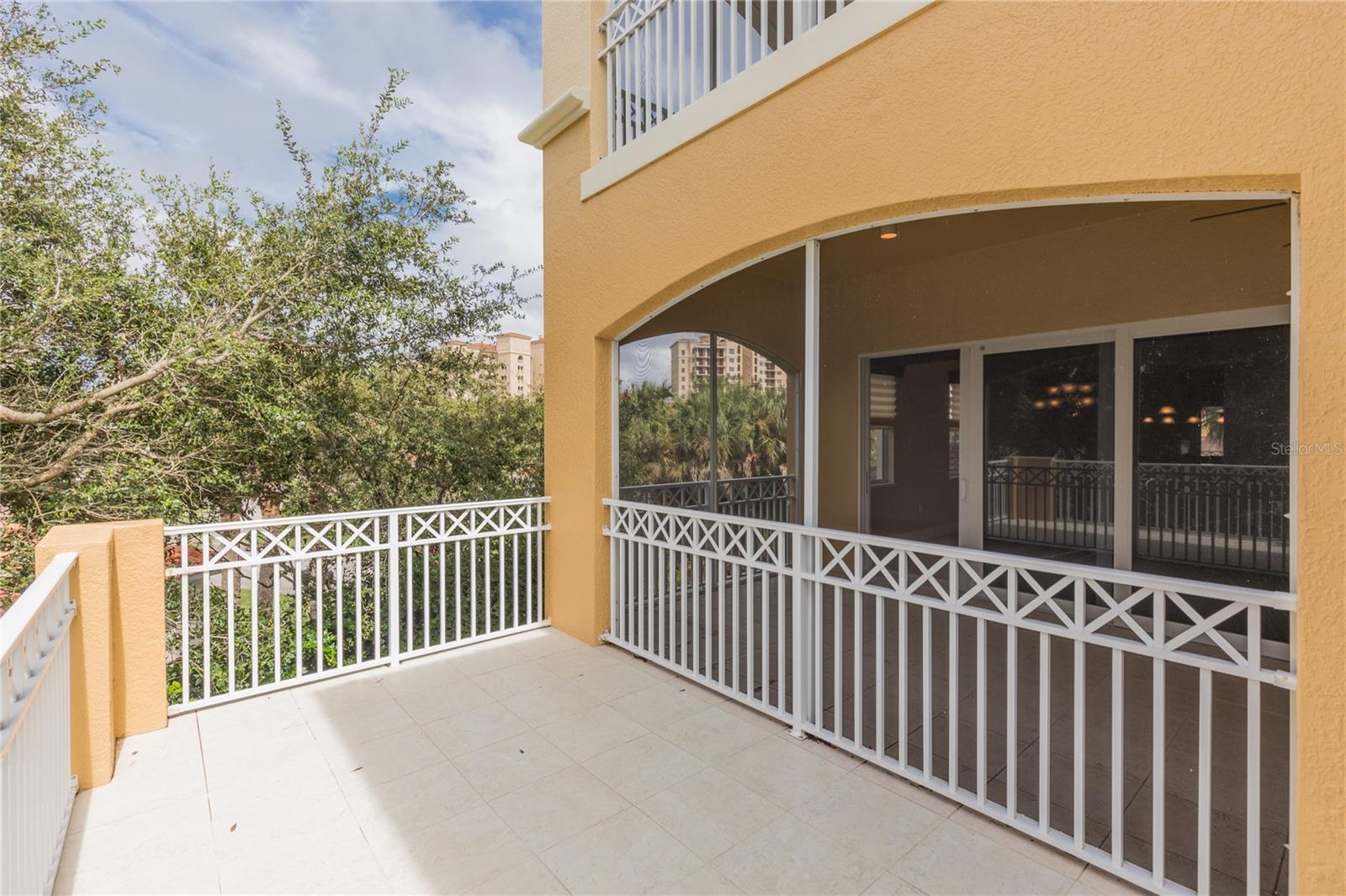 40 CASA BELLA CIR #1102