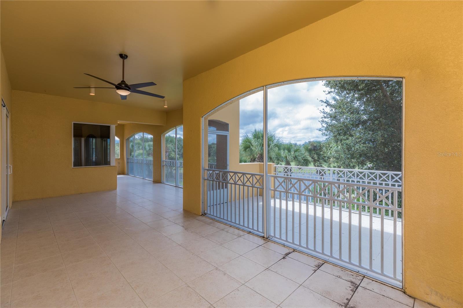40 CASA BELLA CIR #1102