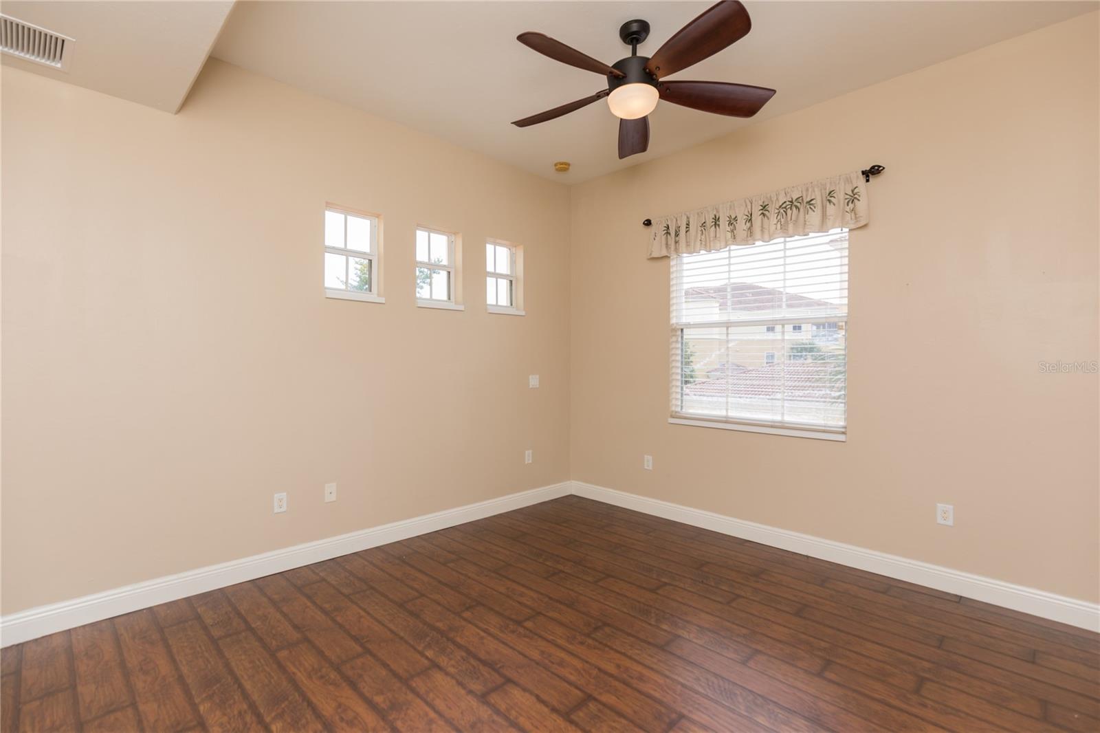40 CASA BELLA CIR #1102