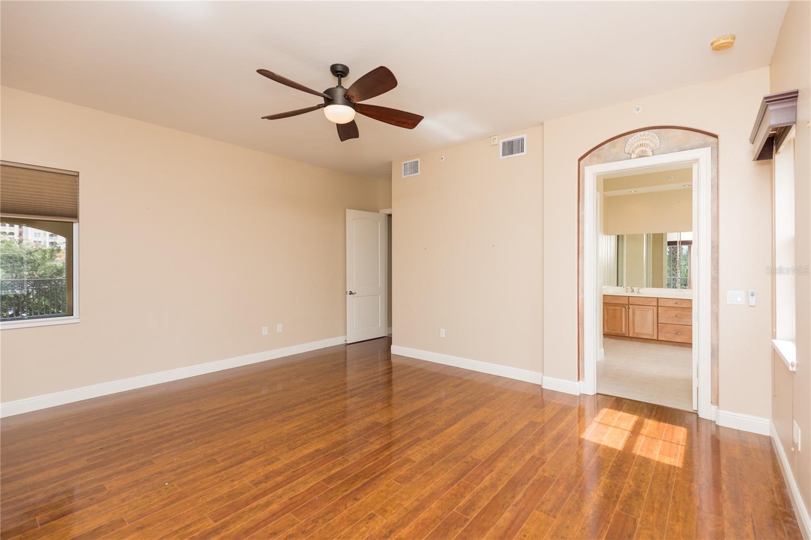 40 CASA BELLA CIR #1102