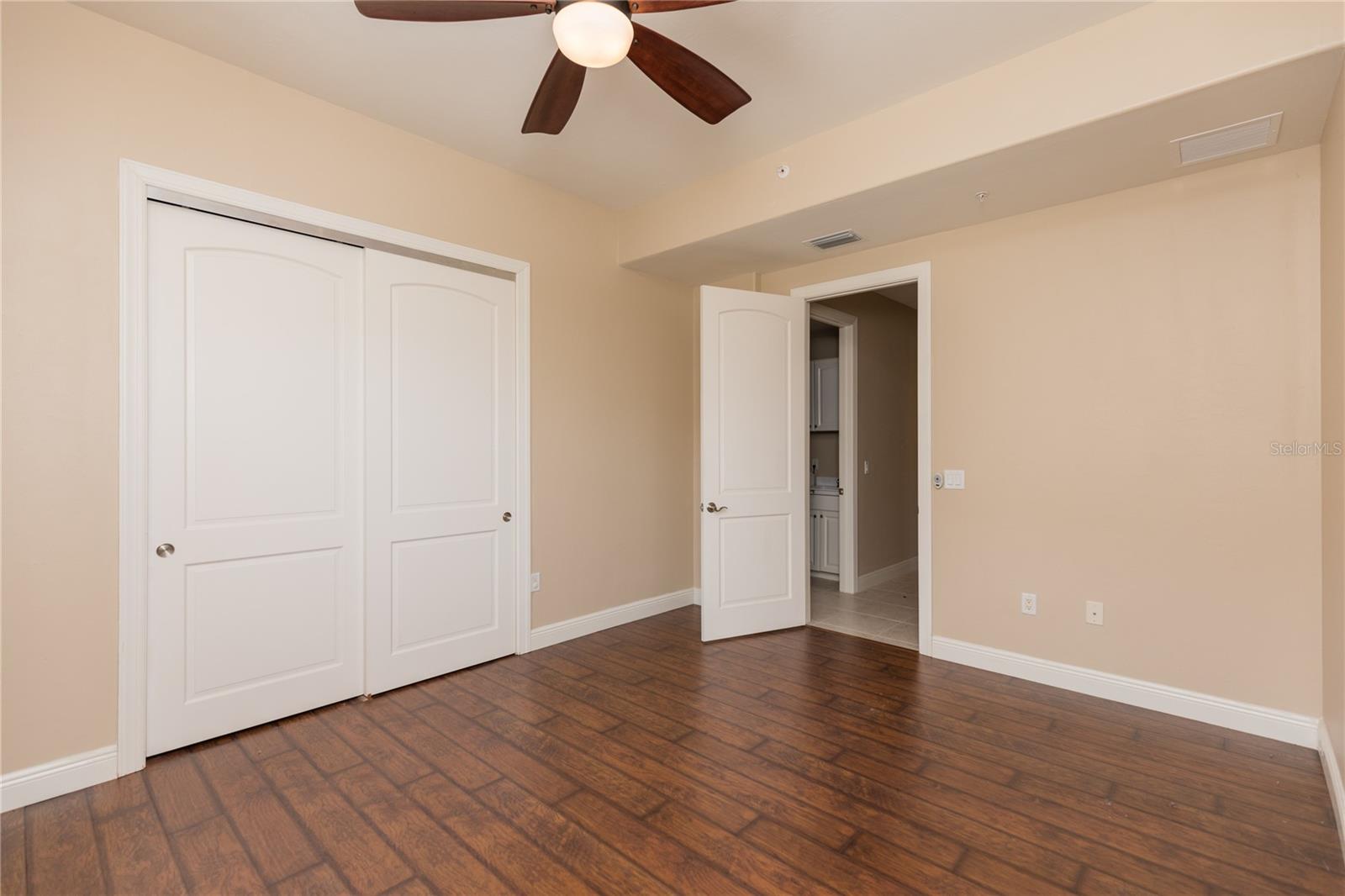 40 CASA BELLA CIR #1102