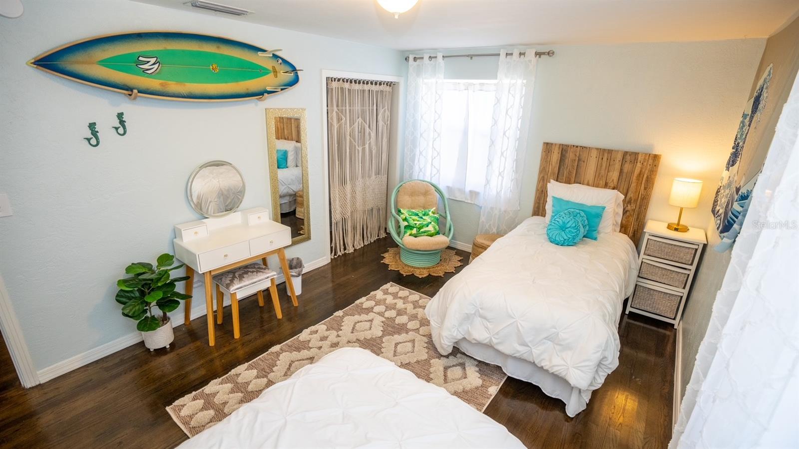 321 SEAVIEW AVE