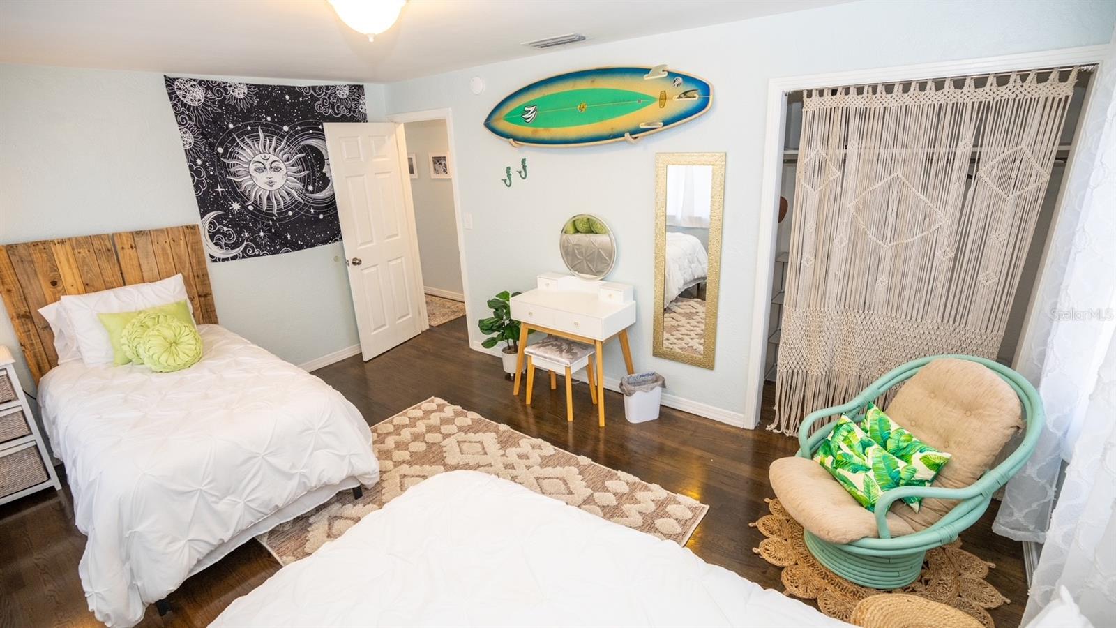 321 SEAVIEW AVE