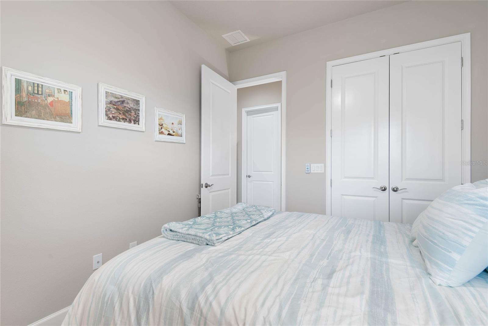 68 LONGRIDGE LN
