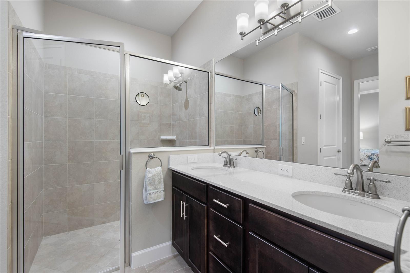 68 LONGRIDGE LN