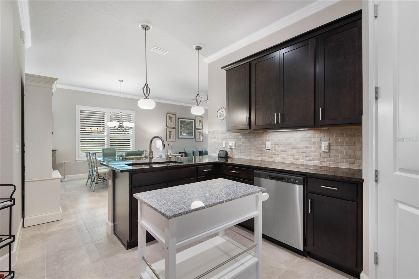 68 LONGRIDGE LN