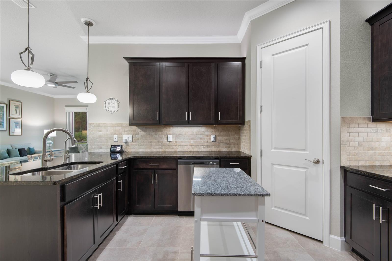 68 LONGRIDGE LN