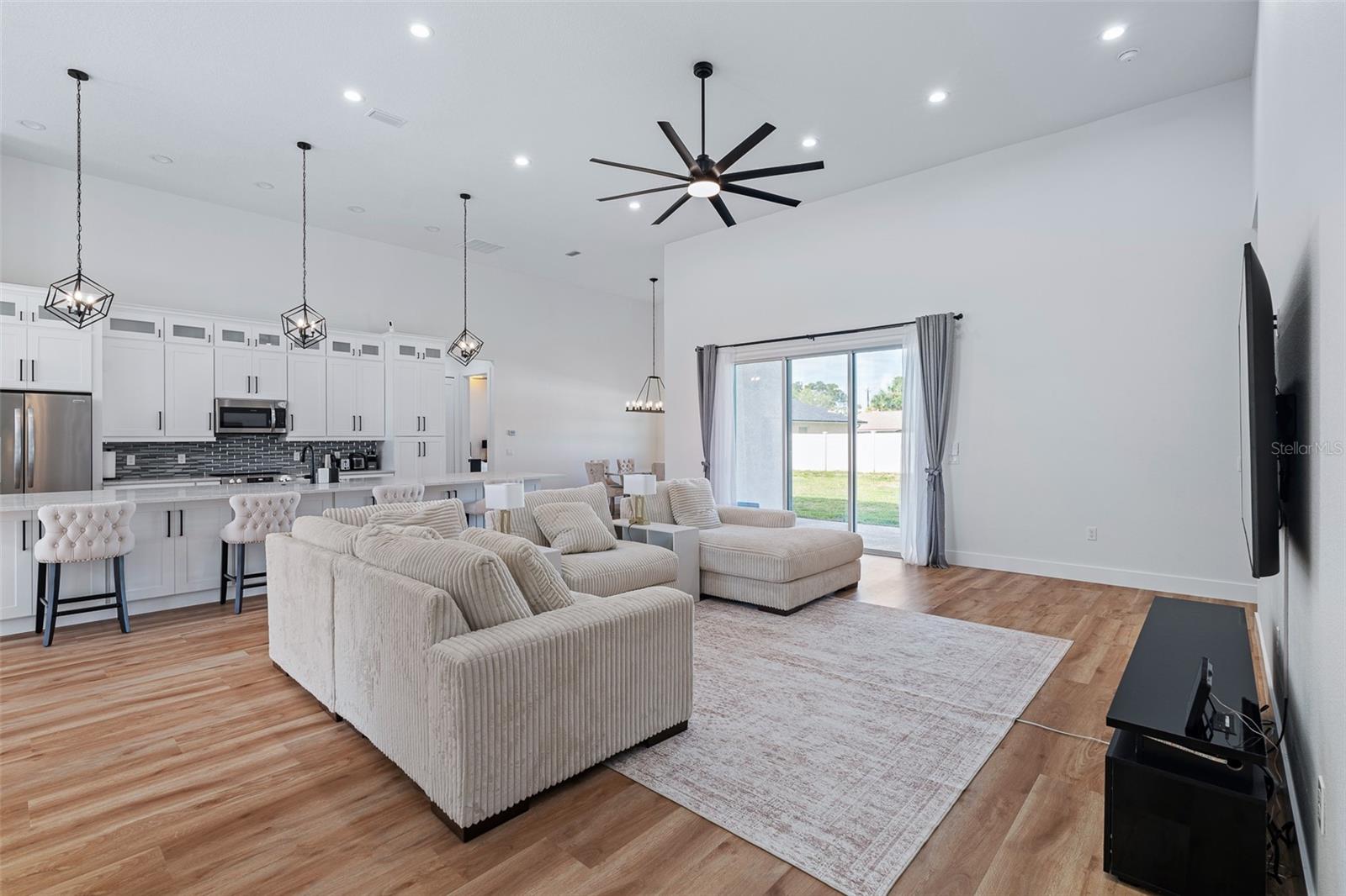 7 FORTUNE LN