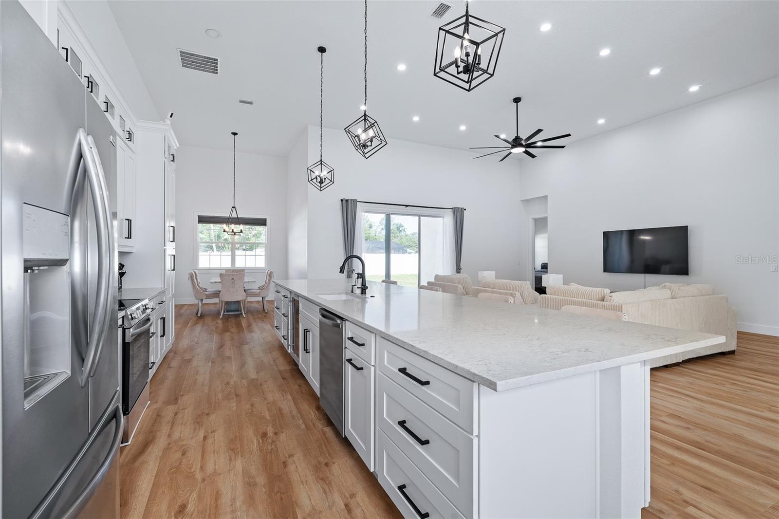 7 FORTUNE LN