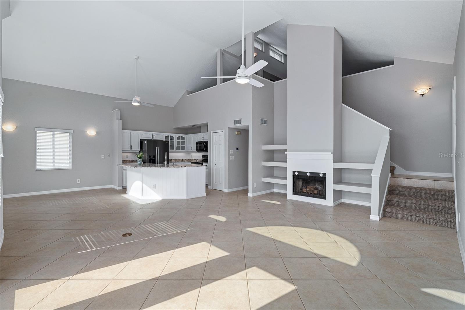 1115 N CENTRAL AVE