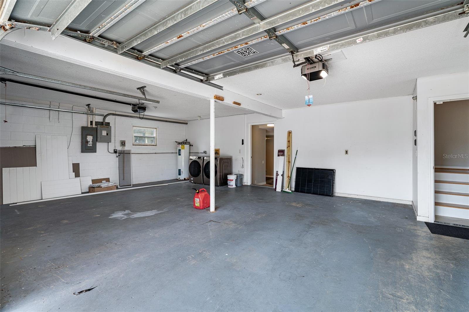 1115 N CENTRAL AVE